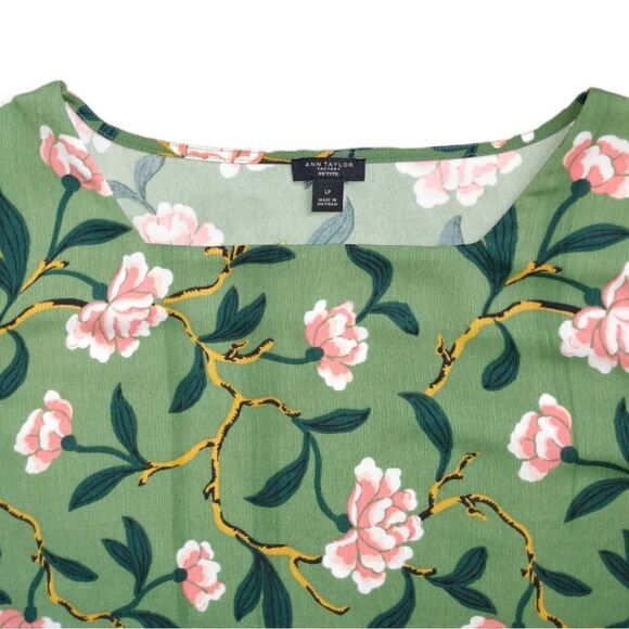 Ann Taylor Factory Green and Floral Short Sleeve Blouse With Square Neckline - Picture 8 of 11